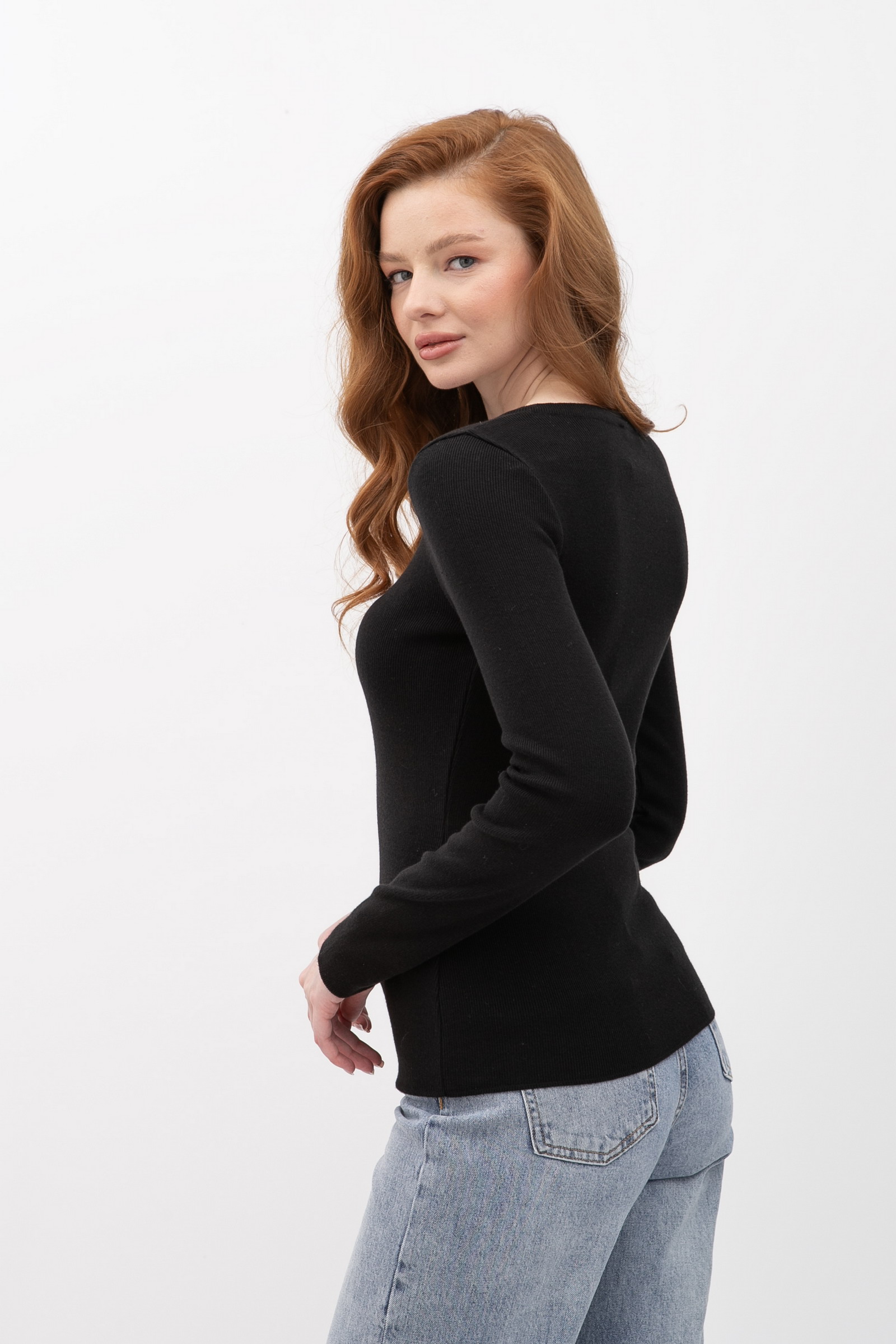 dzhemper-lesia-25205002-chornii-l-159470000l