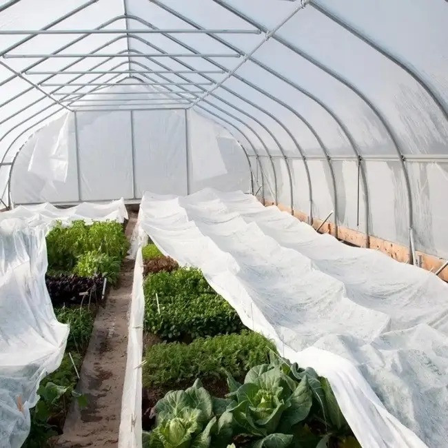 agrovolokno-beloe-paketirovannoe-shadow-30-g-m-3-2x10-m