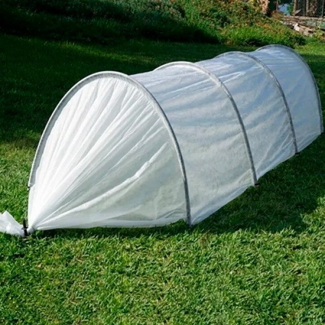 agrovolokno-dlia-parnika-proshitoe-beloe-shadow-4-m-42-g-m