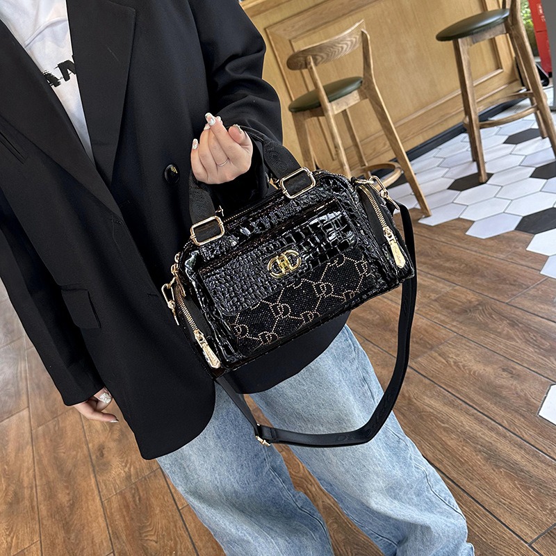 sumka-italian-bags-smile-selling-26kx11kx18-sm-chornii-id-1276